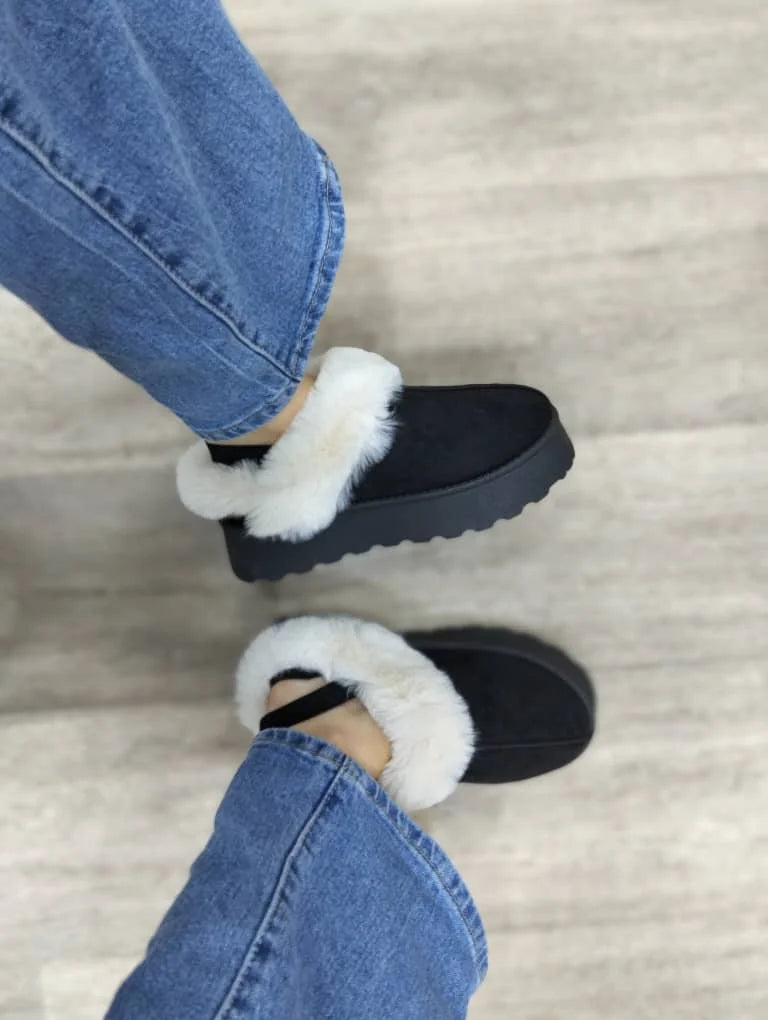 UGG 156 BLACK