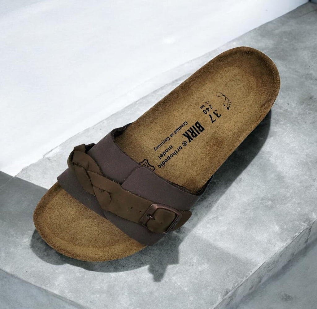 OITA NUBUCK MARRON