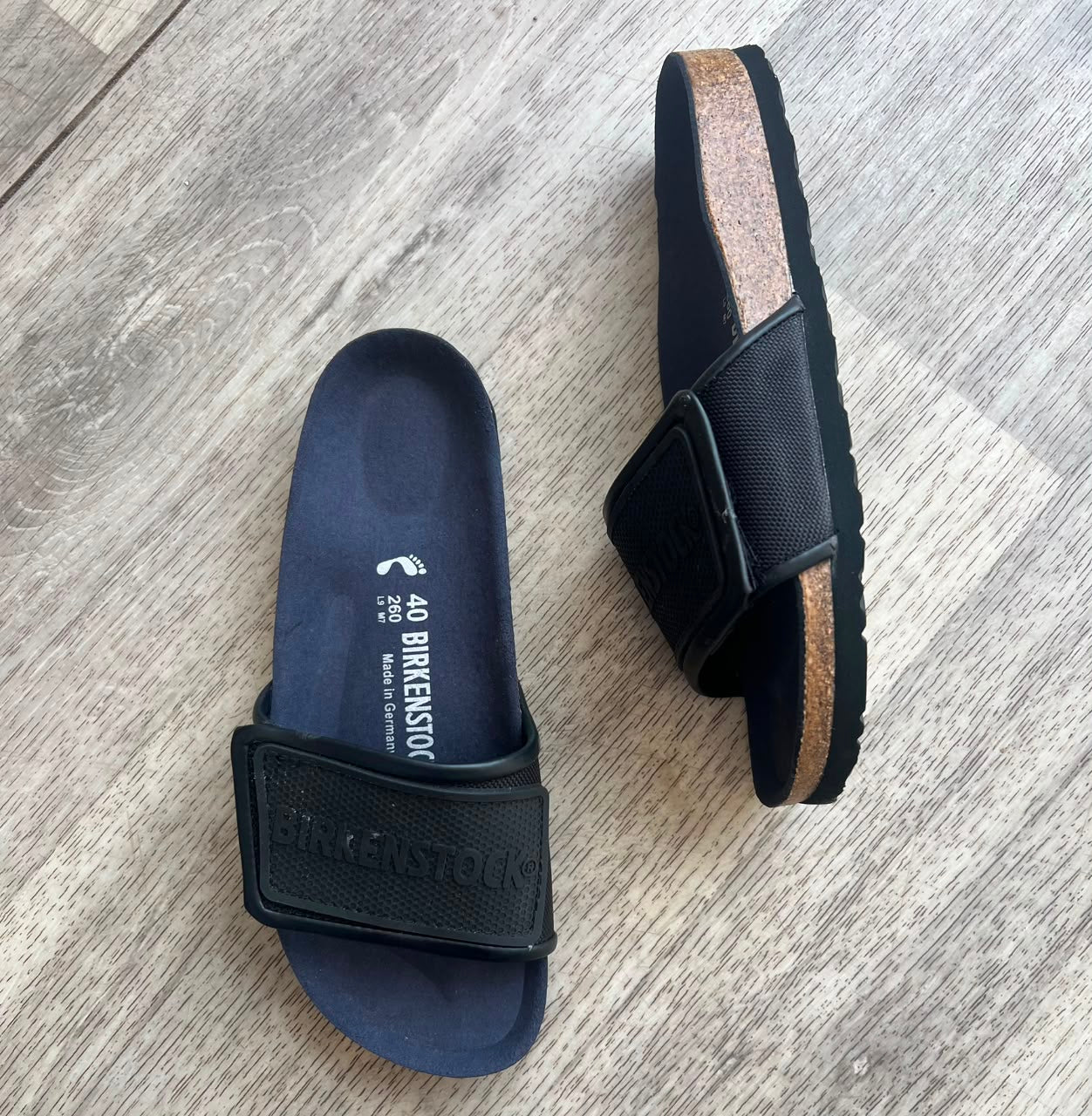 TEMA NOIR SEMELLE BLEU